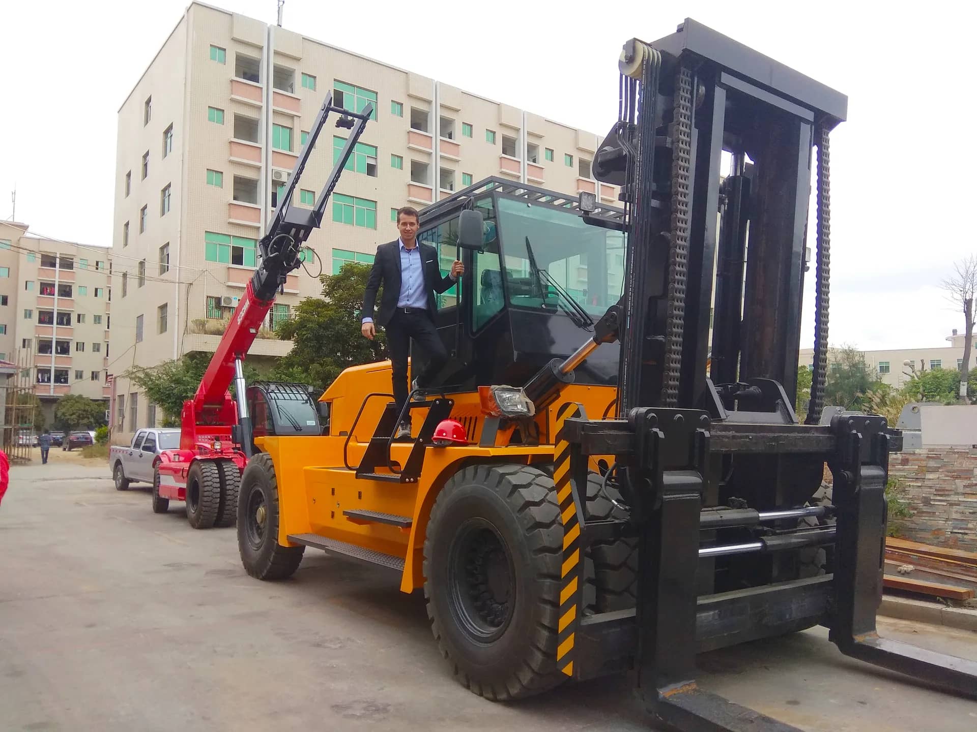 Visit to a machinery manufacturer in China